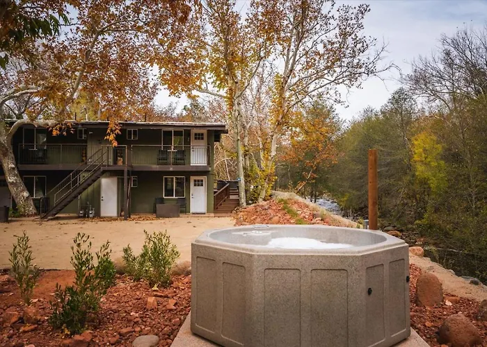 12 Creekside Retreat - King